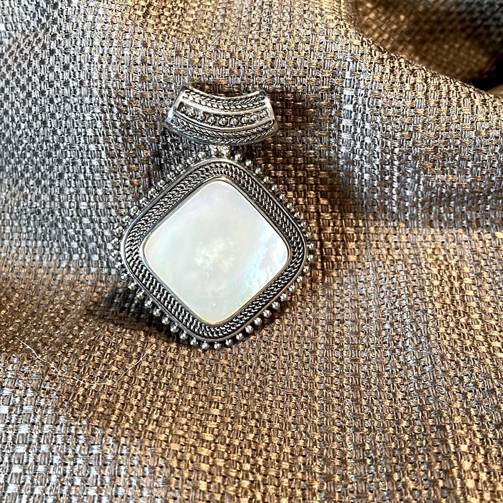 Park Lane 2 piece set. Mother of Pearl Slide & PE.
